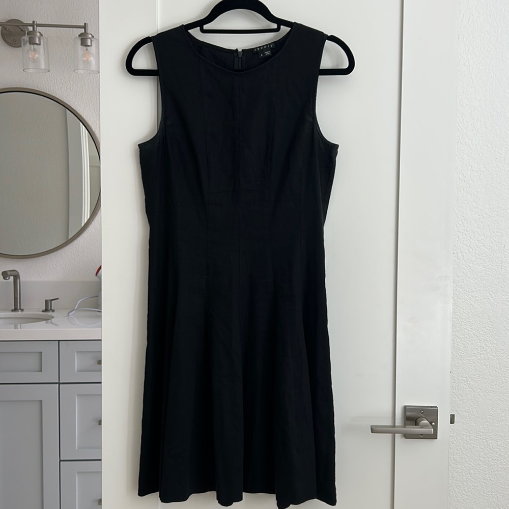 Beautiful linen Theory dress
